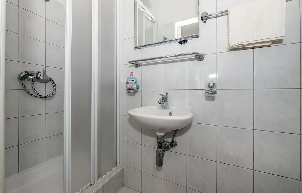 Amazing Home in Rogoznica With Wifi and 3 Bedrooms