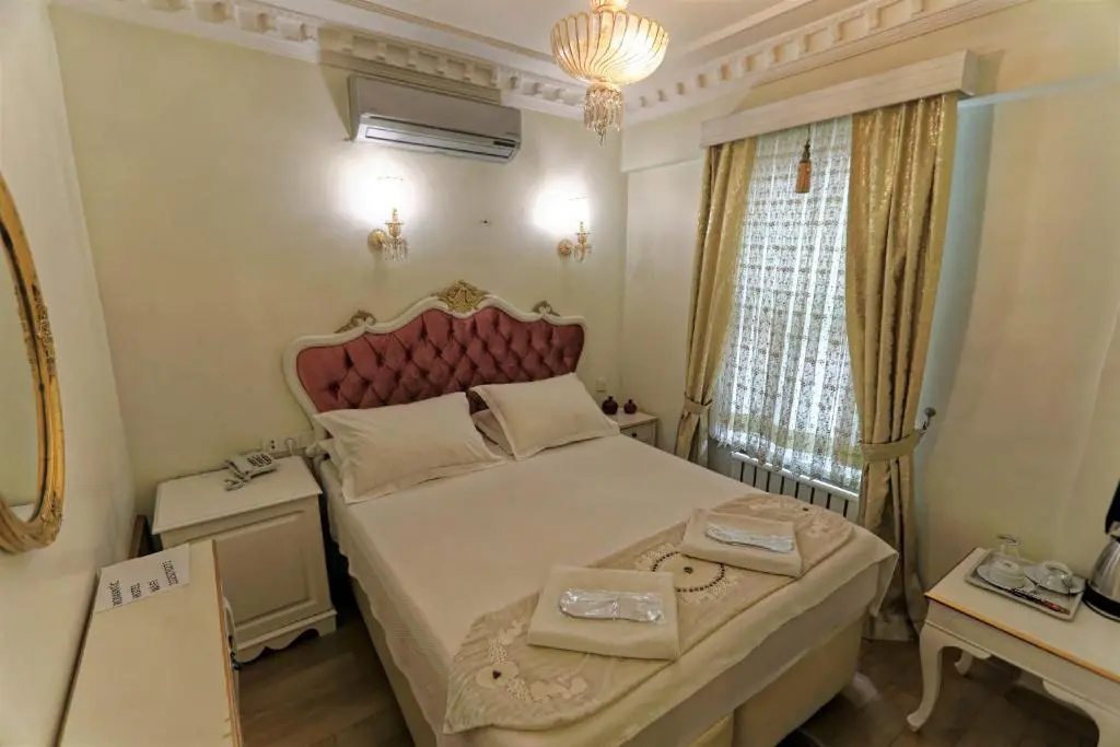 Romantic Mansion