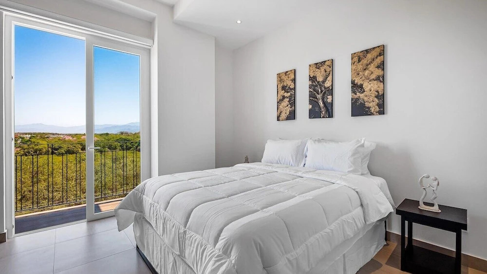 Equipped 3BR House - Pool - Gym - 5 min to Beach