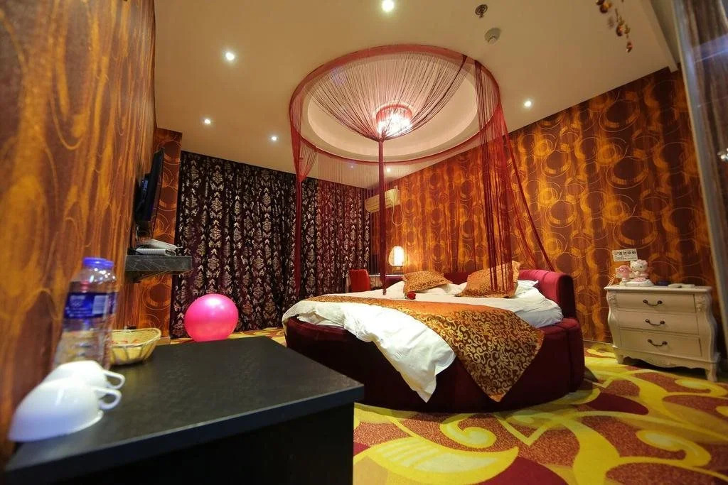 Zhuimei Theme Hotel