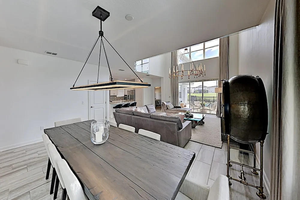 Storey Lake All-suite W/ Private Pool & Spa 5 Bedroom Home