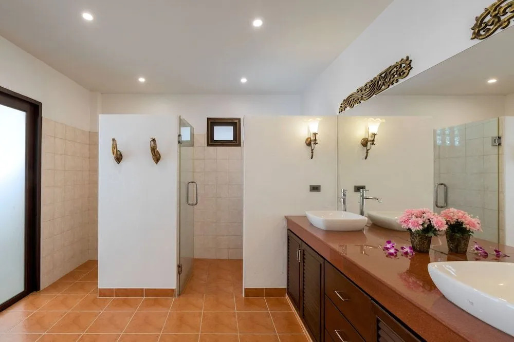 Grand Pool Villa