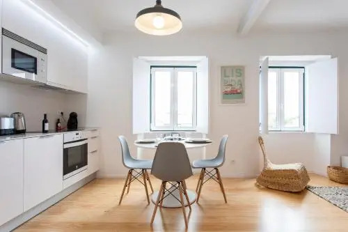 Castelo Picão Apartments