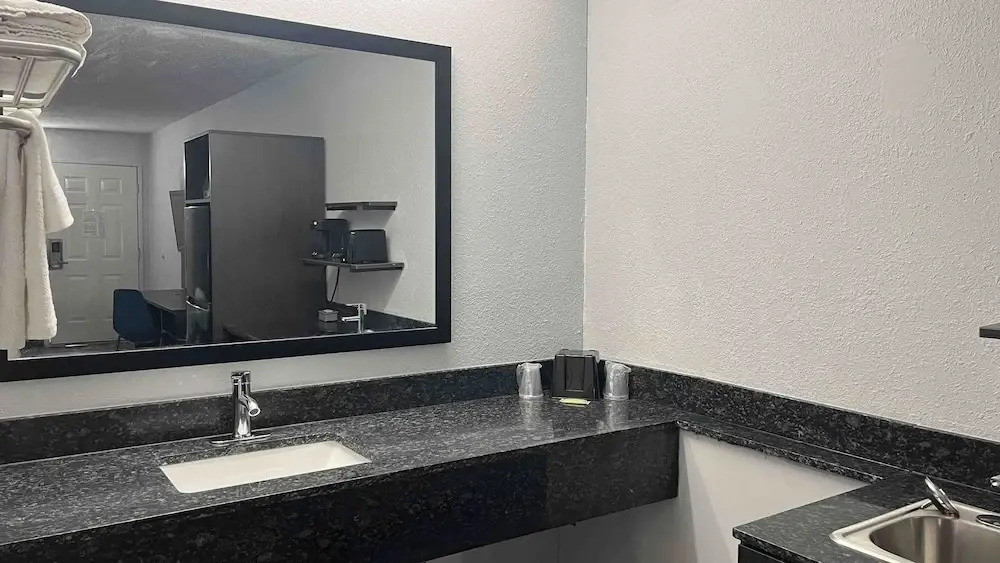 Studio 6 West Columbia, SC - Airport
