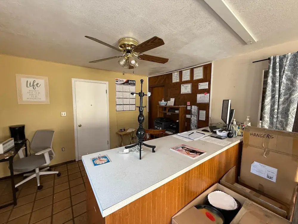 Columbia Inn Motel CA 49