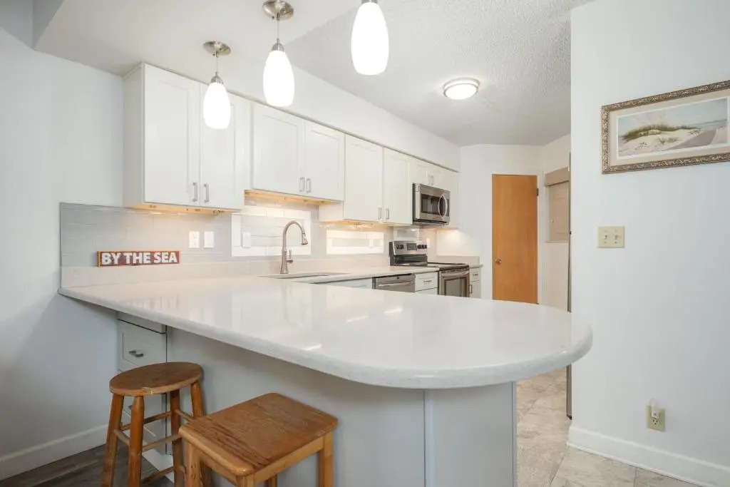 Hibiscus 103-B, 2 Bedrooms, Sleeps 6, Ocean Front, Ground Floor, 3 Pools