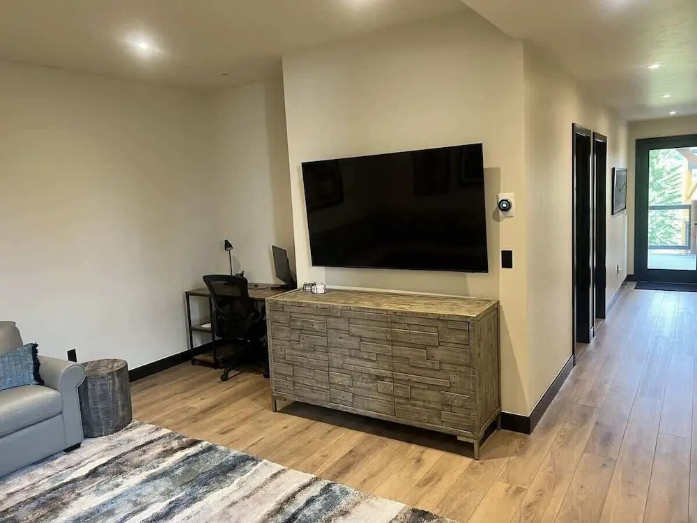 Lake & Mountain Views in Dillon! EV Charger