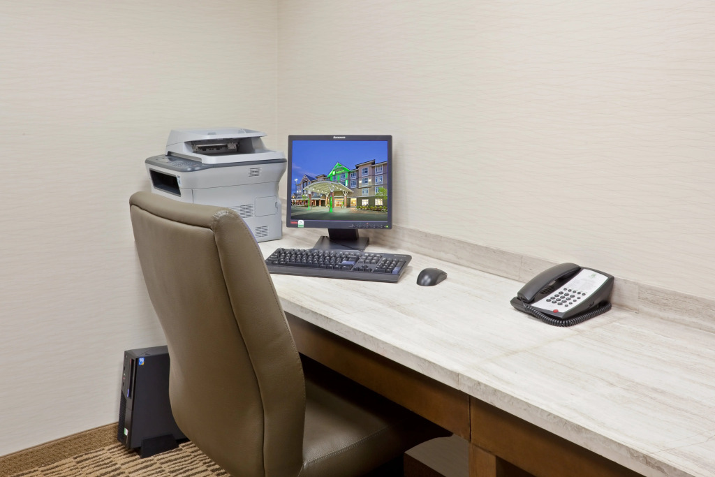 Holiday Inn Hotel & Suites Surrey East - Cloverdale by IHG