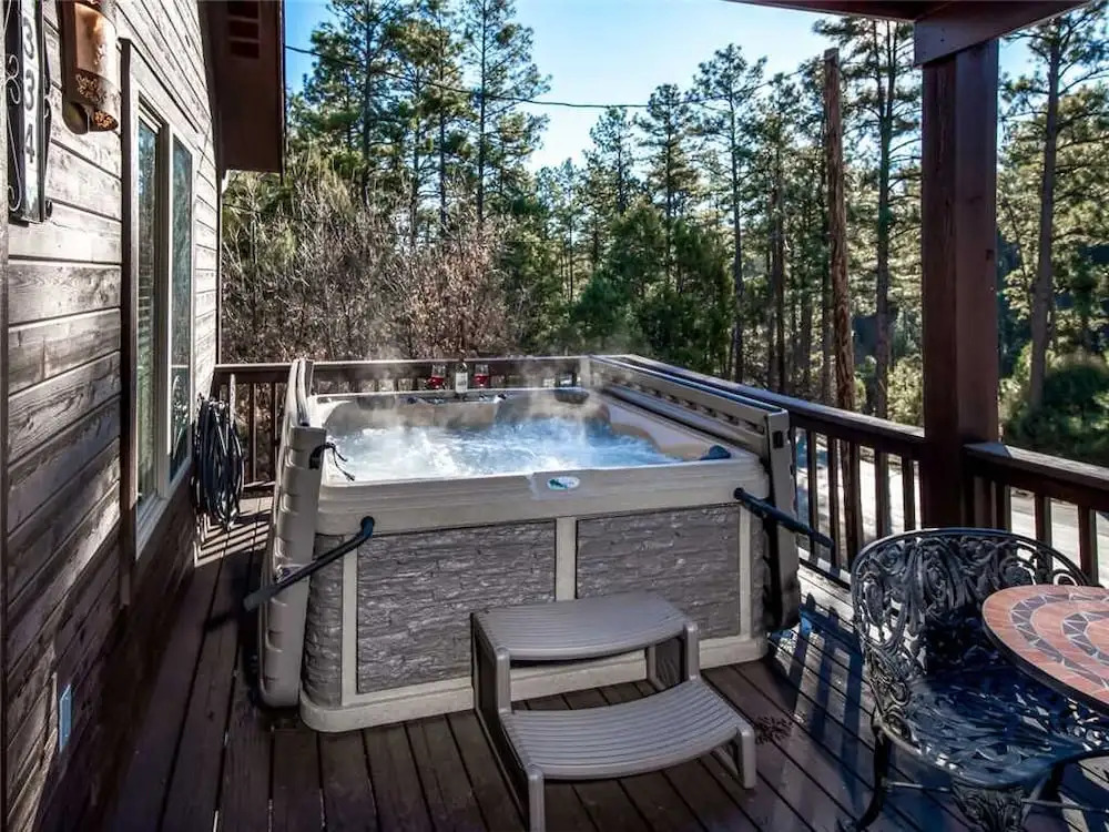 Fifth Dimension - Two Bedroom Cabin with Hot Tub
