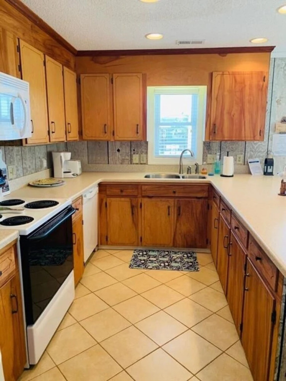 Glenmar Brunswick Home - 4 Br Home