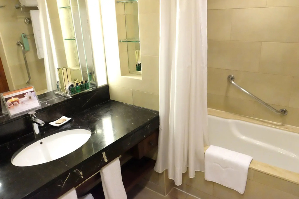 Shangri-La Mactan, Cebu