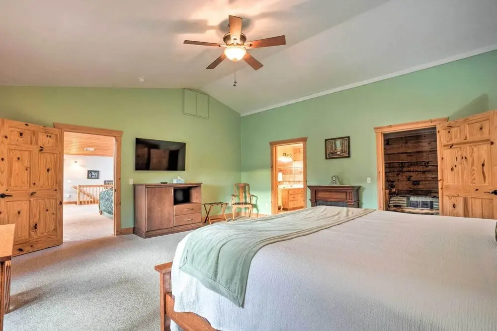 Brookings Vacation Rental Lodge on 88 Acres