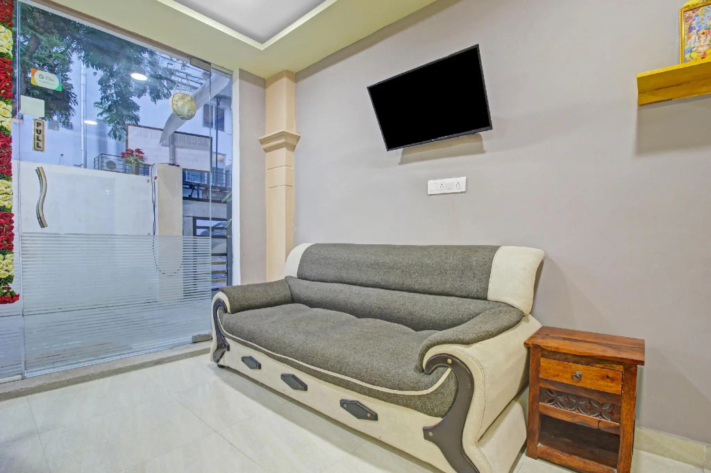 OYO Flagship 83227 Hotel Accomodaters