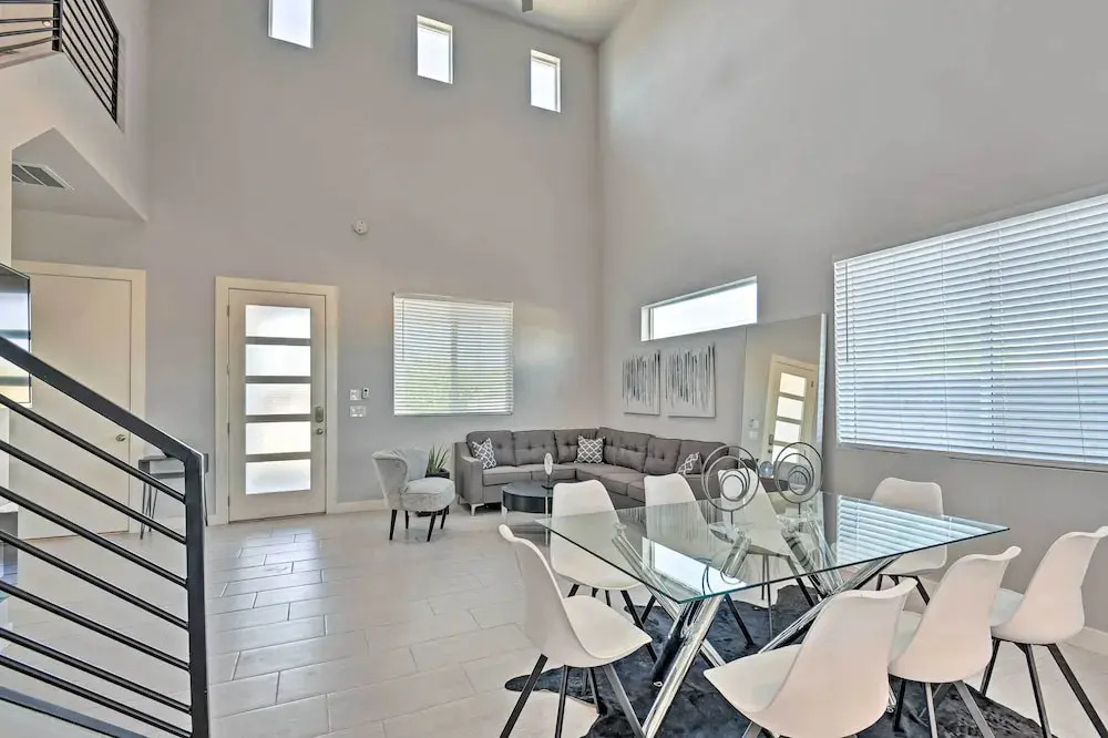 7 Mi to Dtwn Phoenix: Home w/ Patio & Yard
