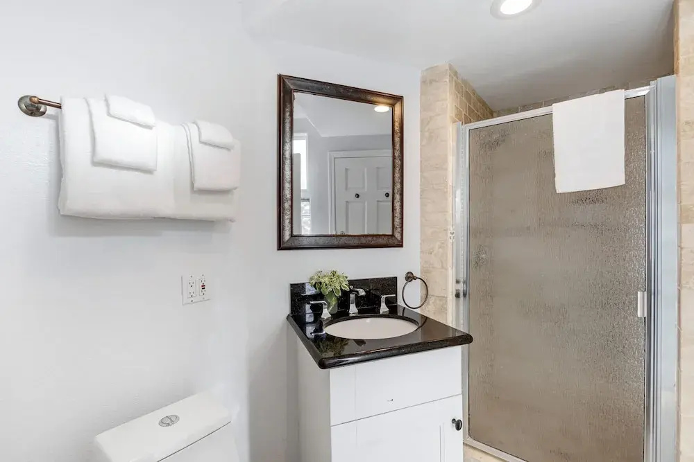 Shelly by Avantstay Steps to the Beach Deck w Ocean Views 5bdr