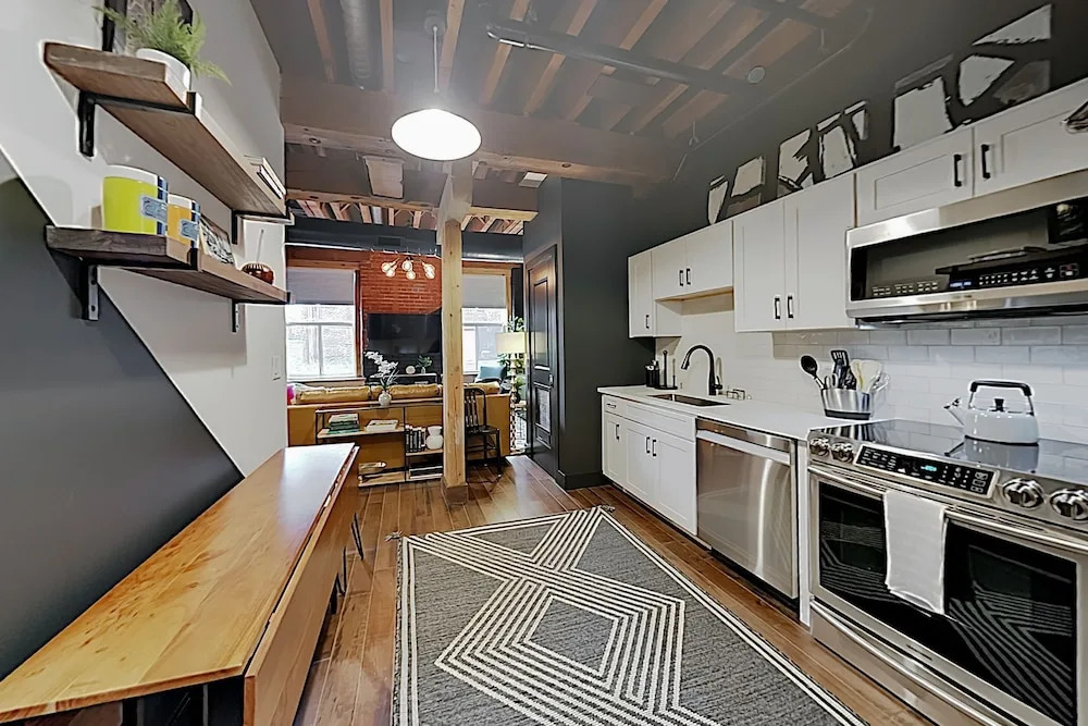 New Listing! Chic 1865 W/ Rooftop Deck 2 Bedroom Condo