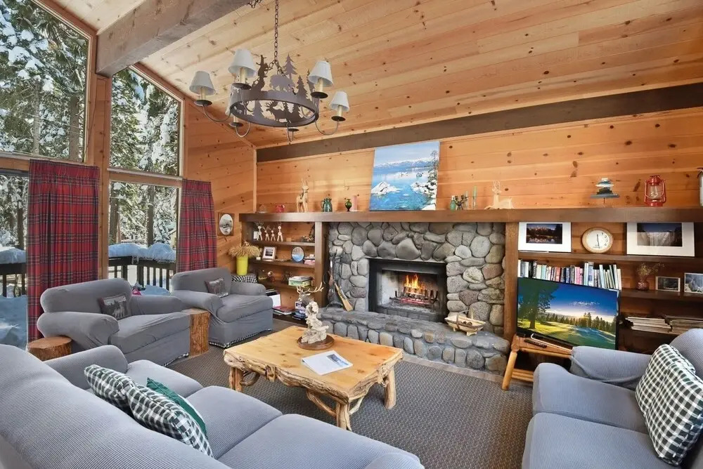 Fireside Chalet - Walk To Beach 4 Bedroom Cabin by Redawning