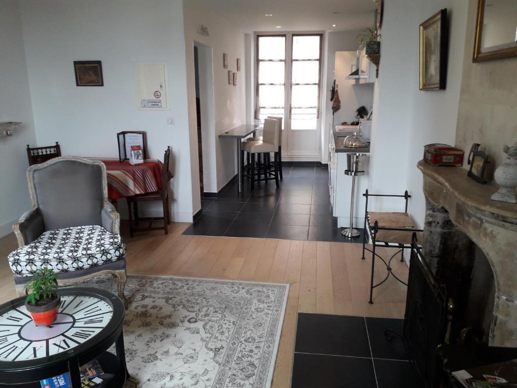 Petite Maison Romantique Coeur Historique Plantagenet, au calme