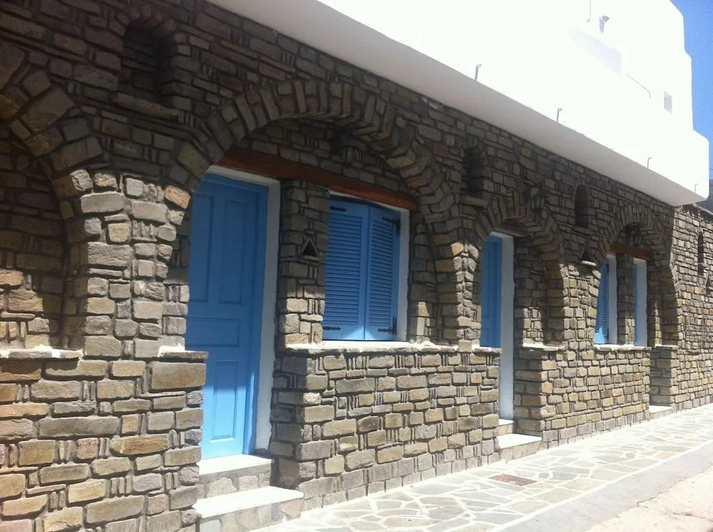 Louiza Hotel