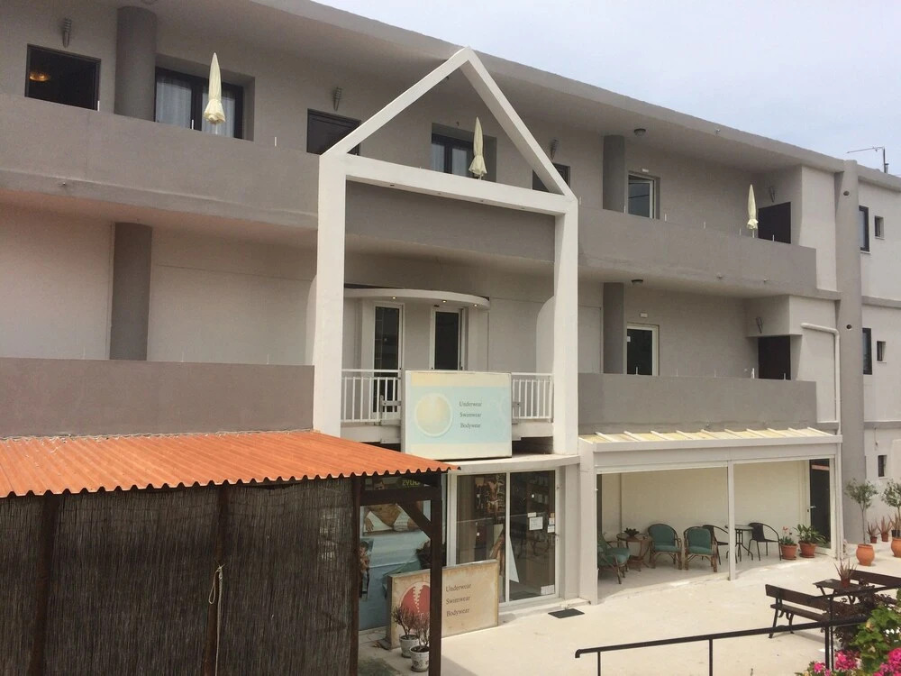 Posto studio superior studio 1 100 m from the beach