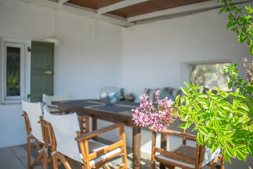 Cozy Studio for 2 Guests With 1 Child or 3 Adults - Walking Distance to Beach