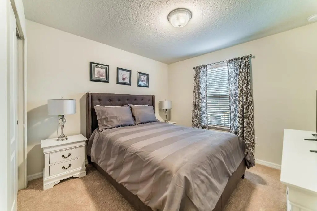 Beautiful townhome with splash pool and game room