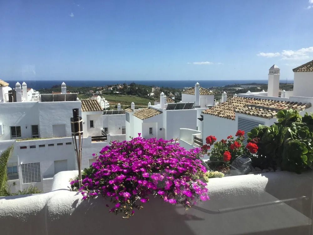 Apartment With 2 Bedrooms in Estepona, With Wonderful sea View, Pool Access, Enclosed Garden