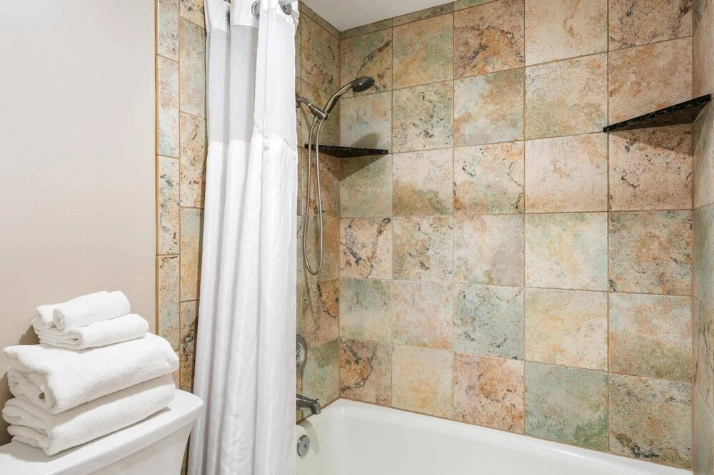 Big Island Royal Sea Cliff 401 by Coldwell Banker Island Vacations