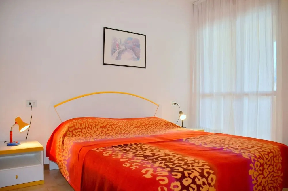 Cozy Two-bedroom Apartment in a Seafront Building