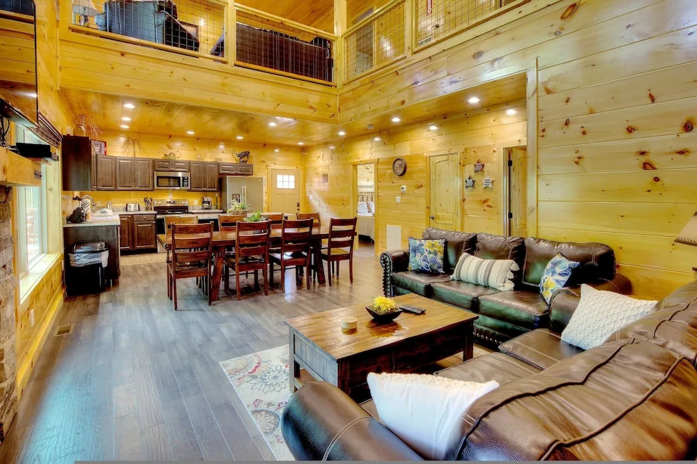 New 5K Suites Hot Tub Game Room Near Gsmnp