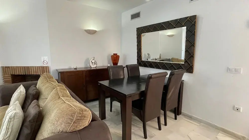 Top Floor 2 Bedroom Duplex 360 Views F-5
