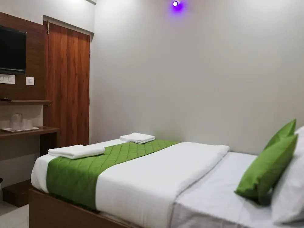 Olivia Inn And Suites