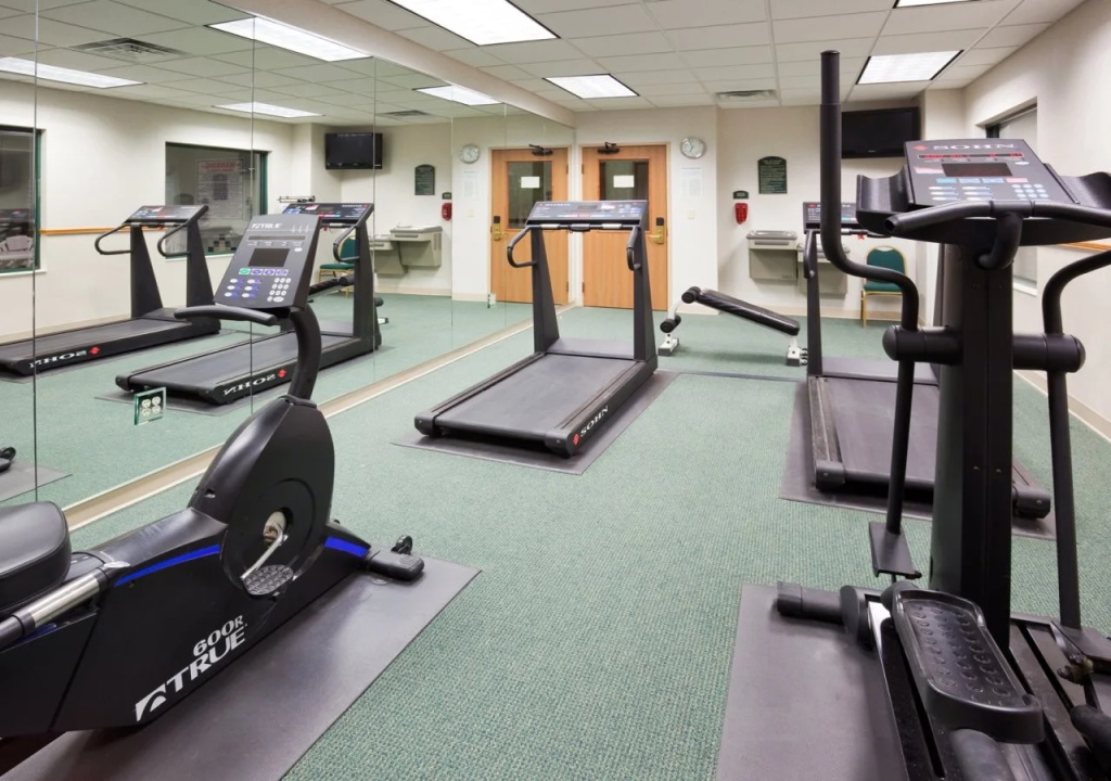 Holiday Inn Express Hotel & Suites Milwaukee-New Berlin by IHG