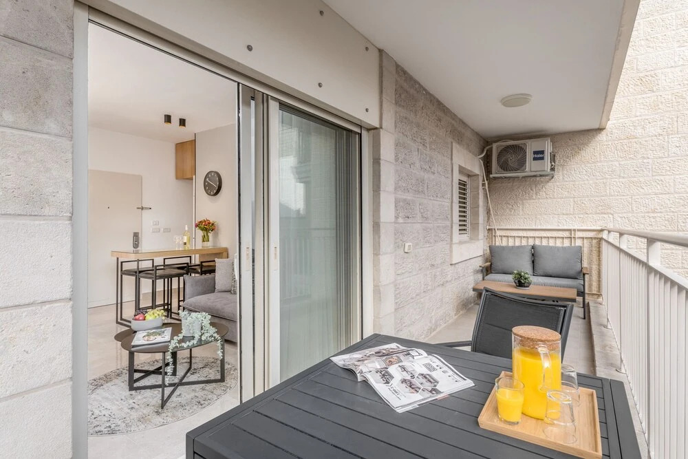 Charming One bedroom with balcony