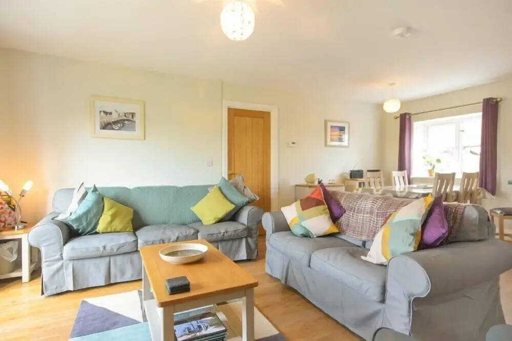 Schooner Court No1