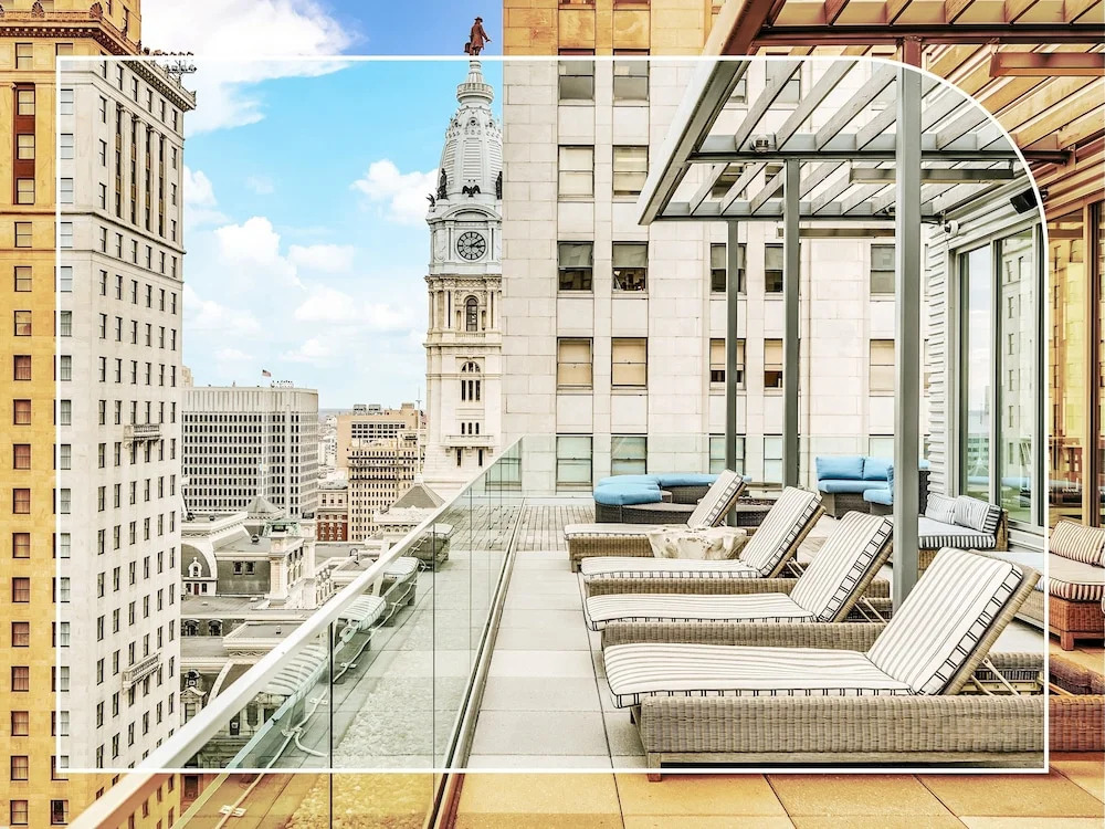 NUOVO - Center City Apartments