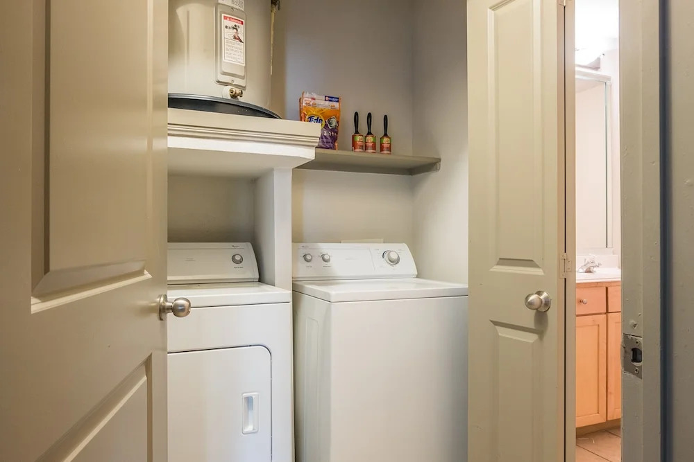 Luxe Midtown Apartments by Frontdesk