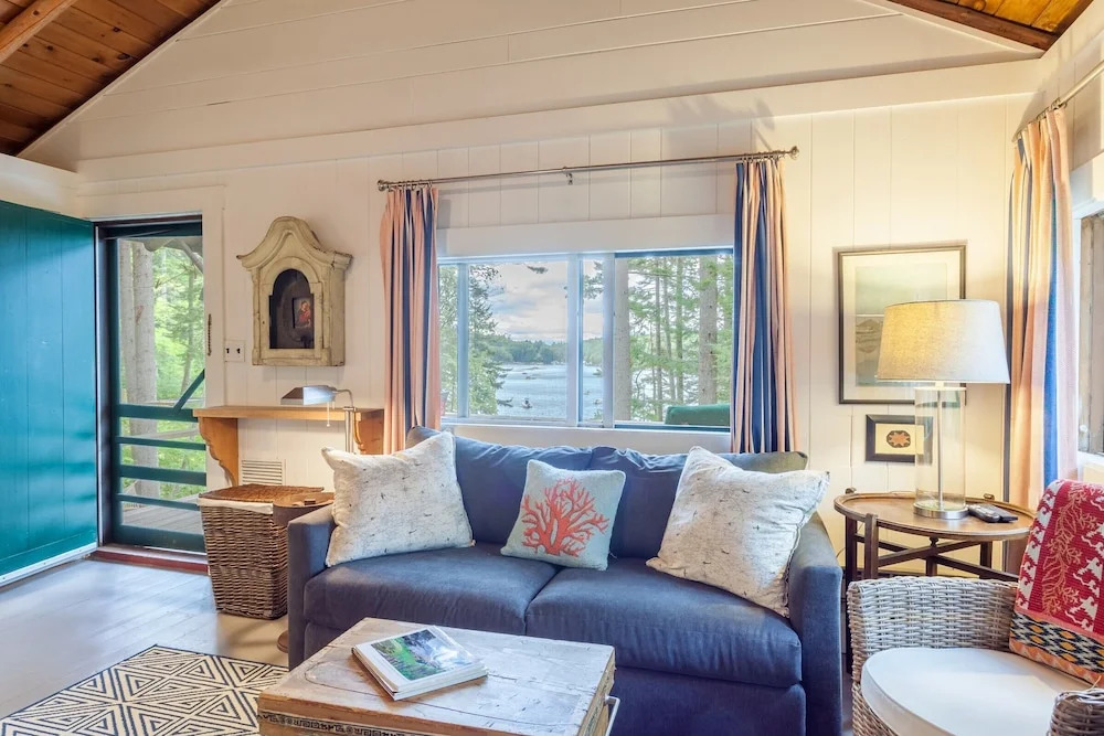Chic Boothbay Harbor Studio Cabin by RedAwning