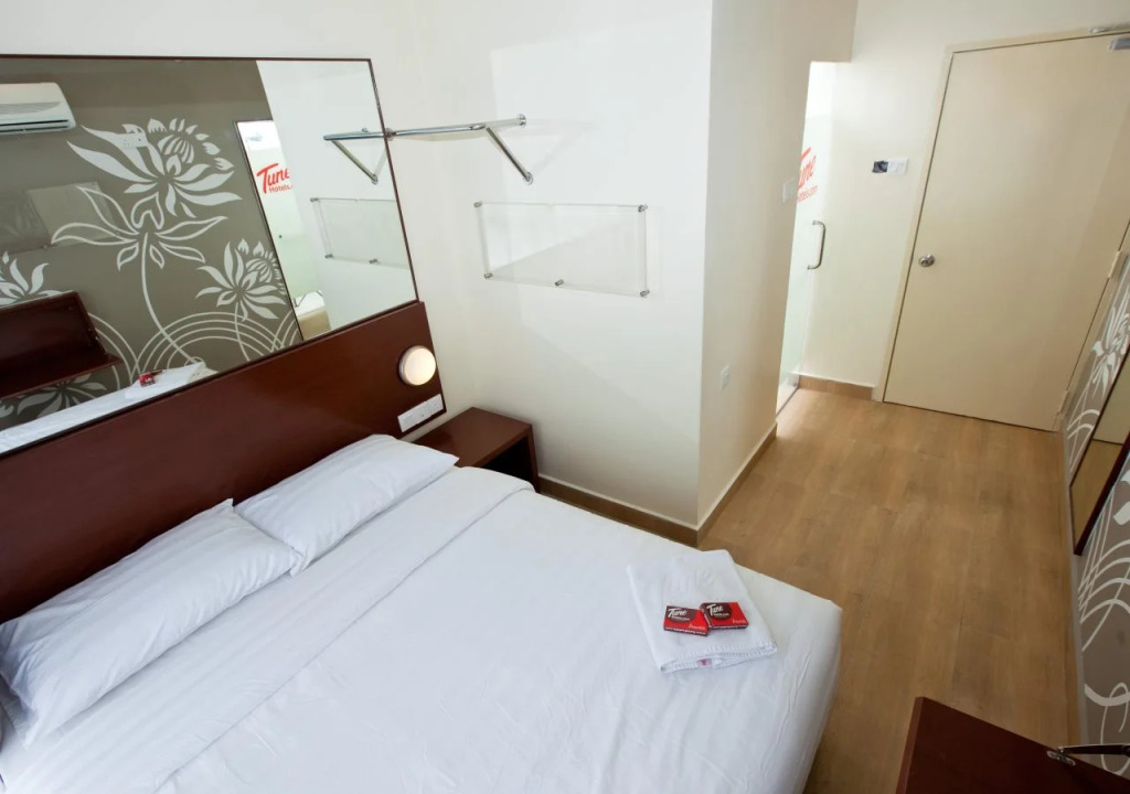Tropical Hotel Kota Damansara