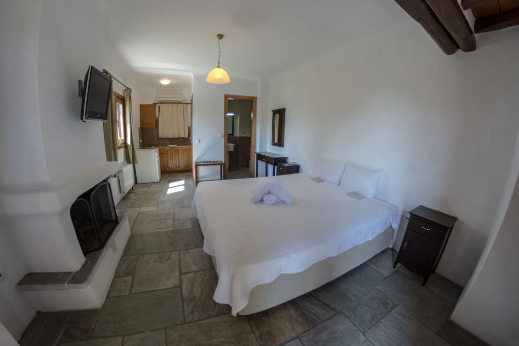 Alkifron Hotel