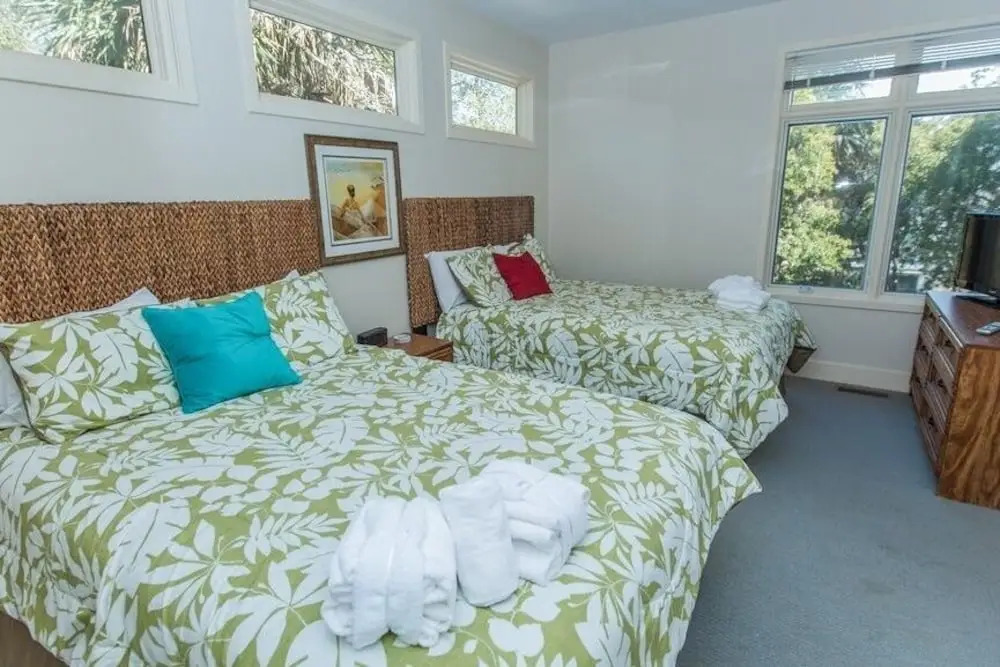 All-Suite Oceanfront Oasis W/ Pool & Hot Tub Home