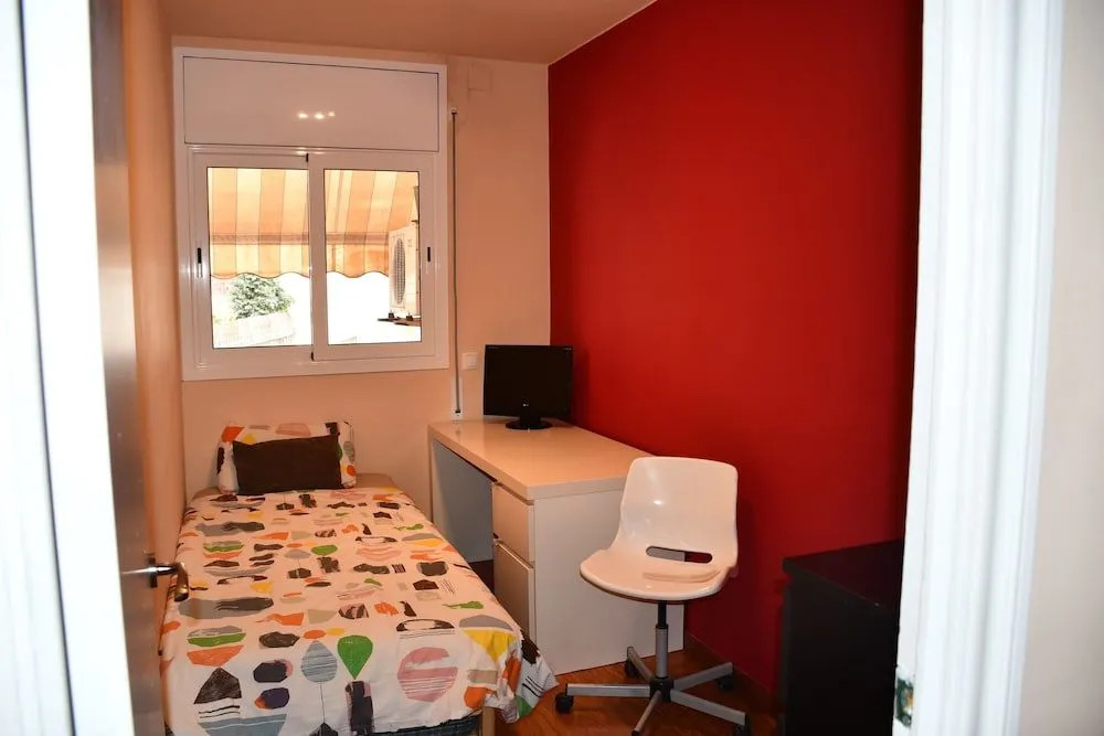 Three Bedroom Apartment in Sants