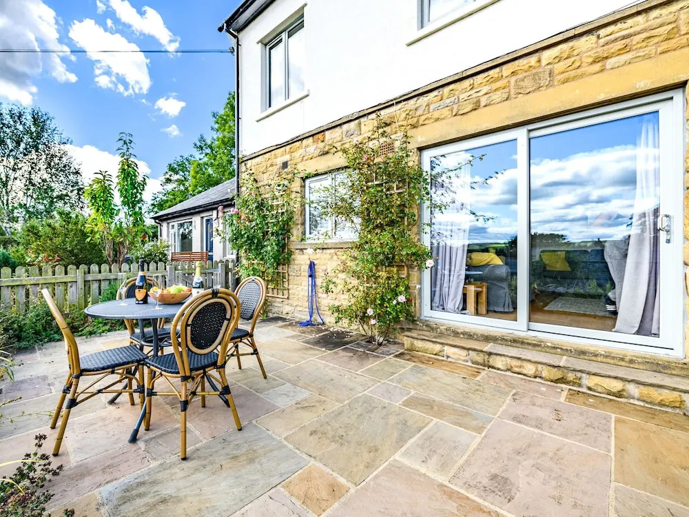 2 Orchard Leigh