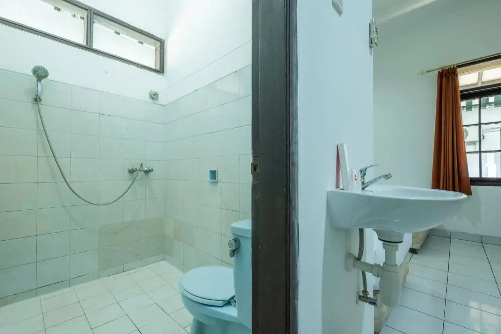 RedDoorz at Hotel pondok Kurnia near Buah Batu Bandung