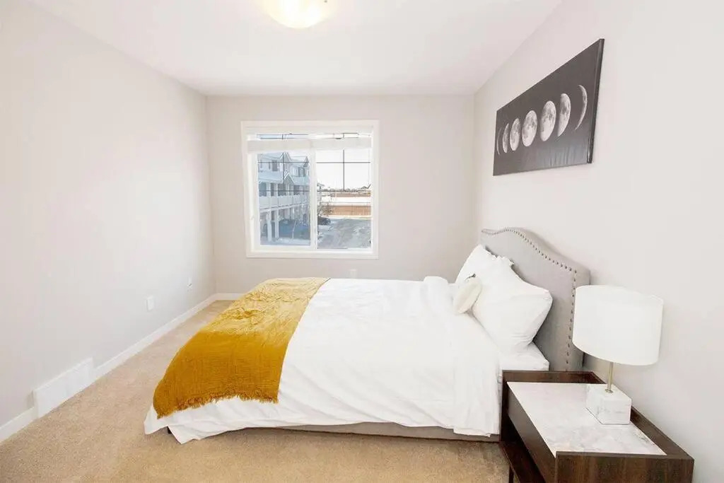 Modern and Comfortable Townhouse in South Winnipeg