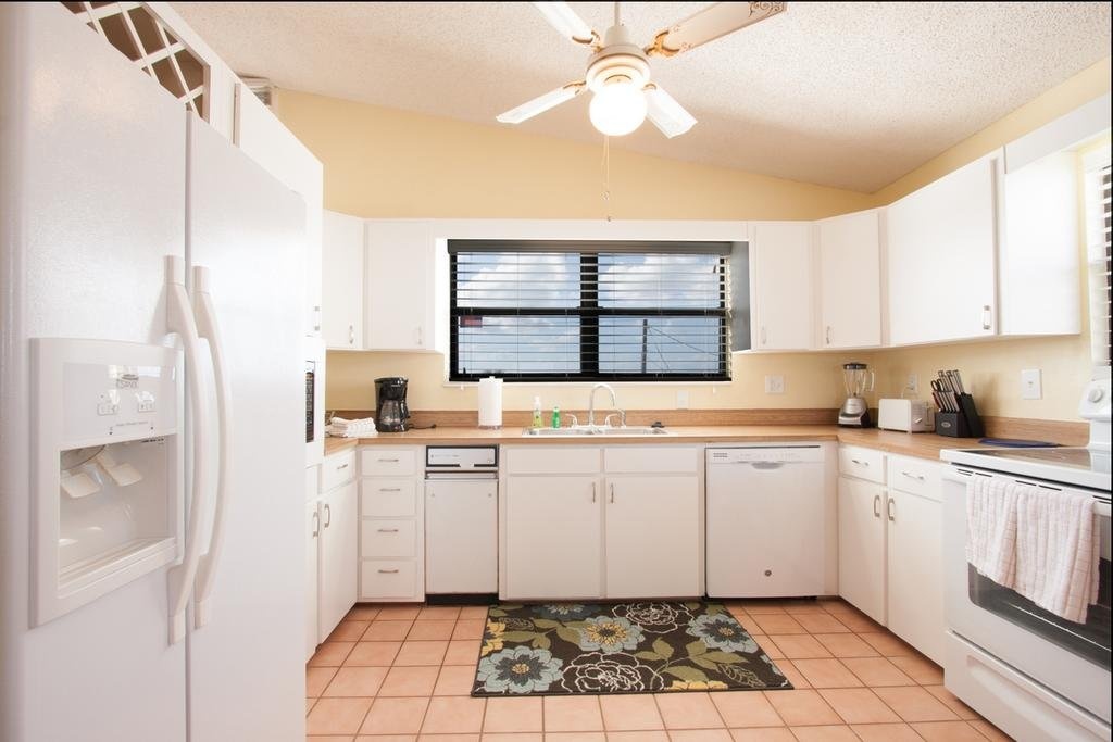 Turtle Cove 4 Br home by RedAwning