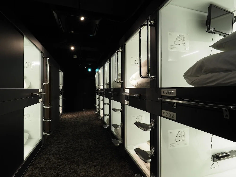 Leo Yu Capsule Hotel Funabashi
