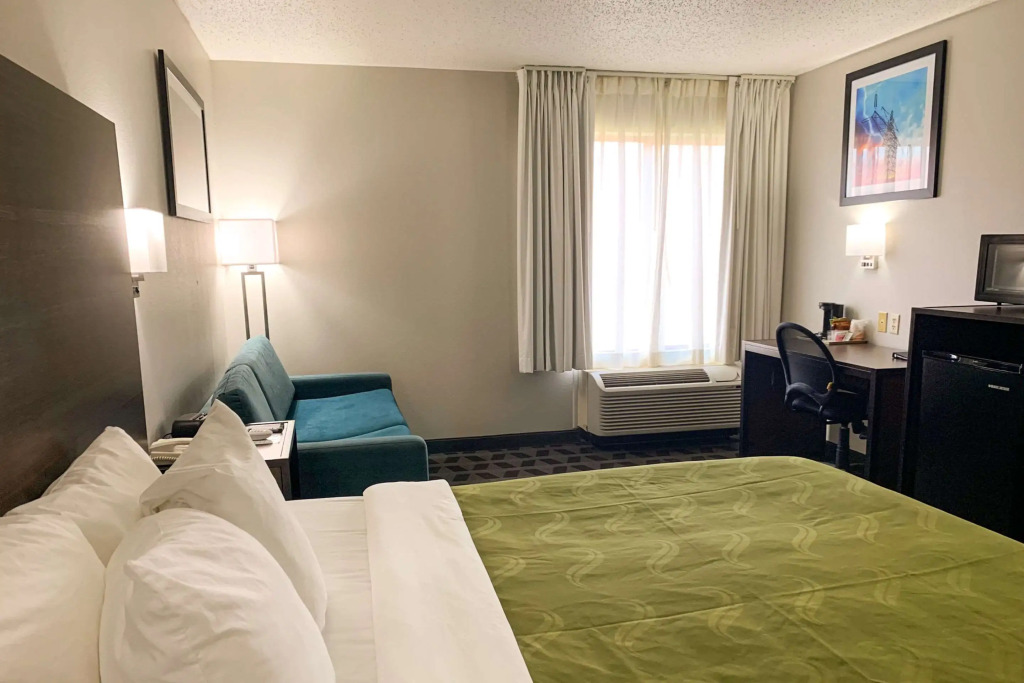 Holiday Inn Express Hillsboro I-35