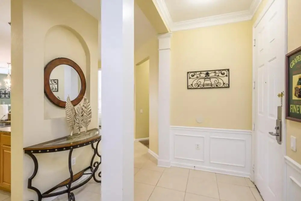 Lovely Third-Floor Vista Cay Resort Condo