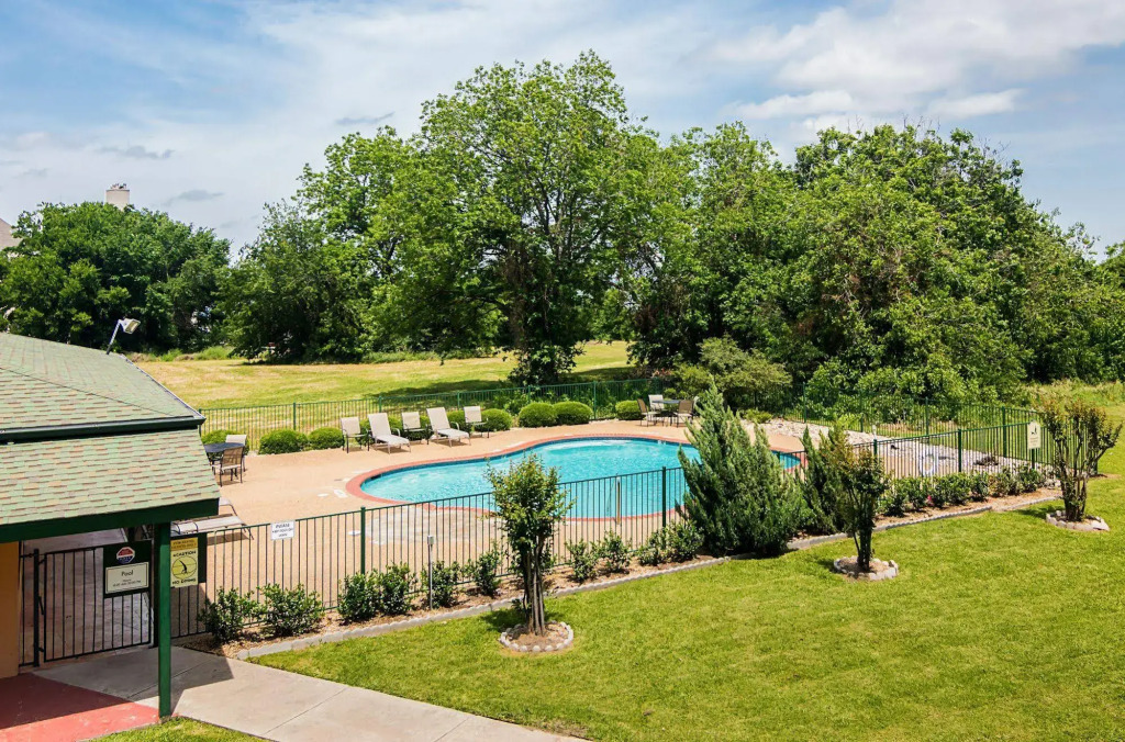 Quality Inn & Suites Garland - East Dallas